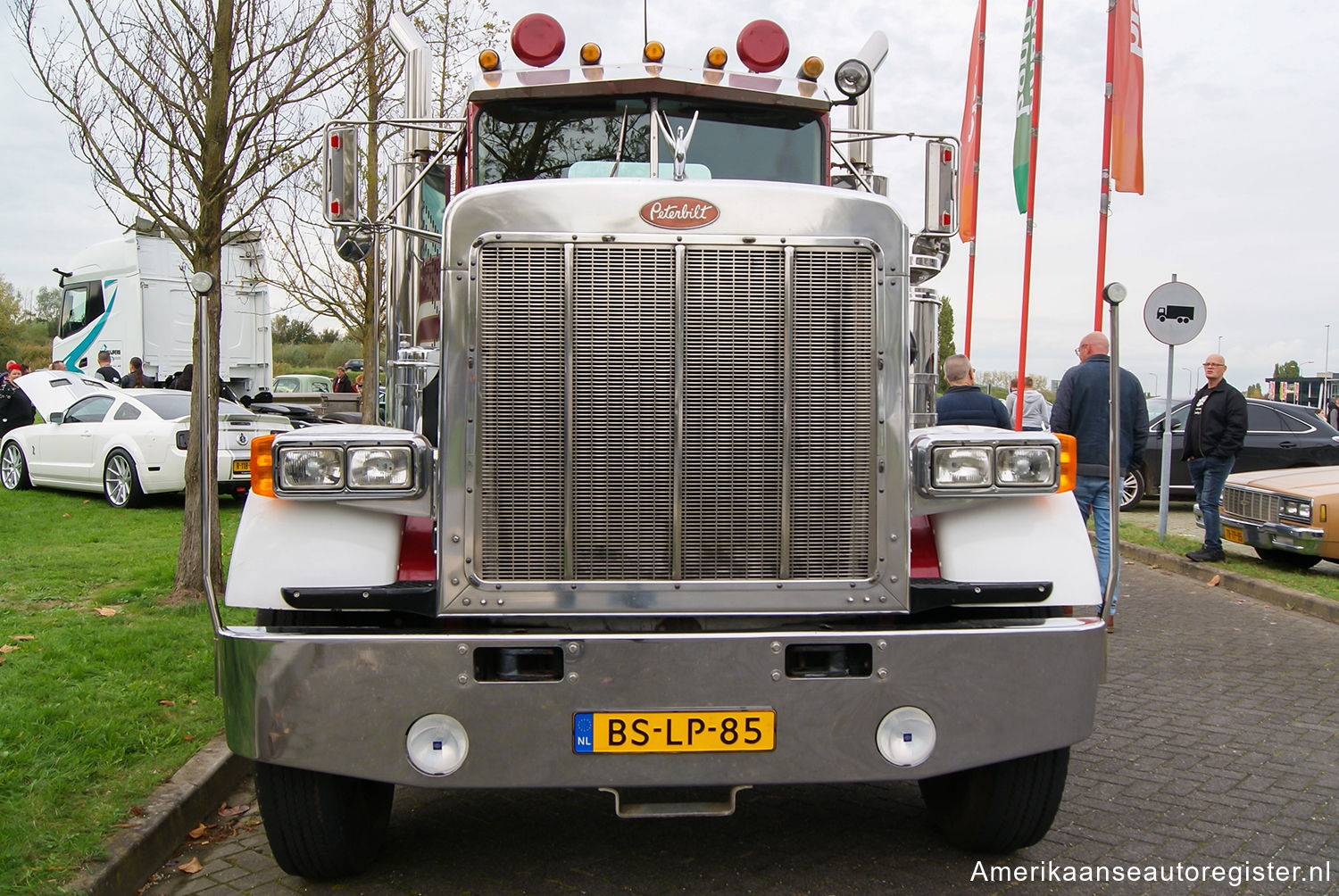 Vrachtwagens Peterbilt 359 uit 1967